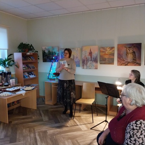 Ziemassvētku noskaņas bibliotēkā